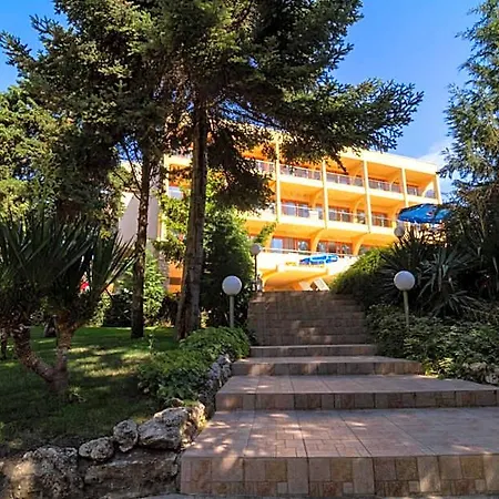 Ξενοδοχείο Exotica 2*